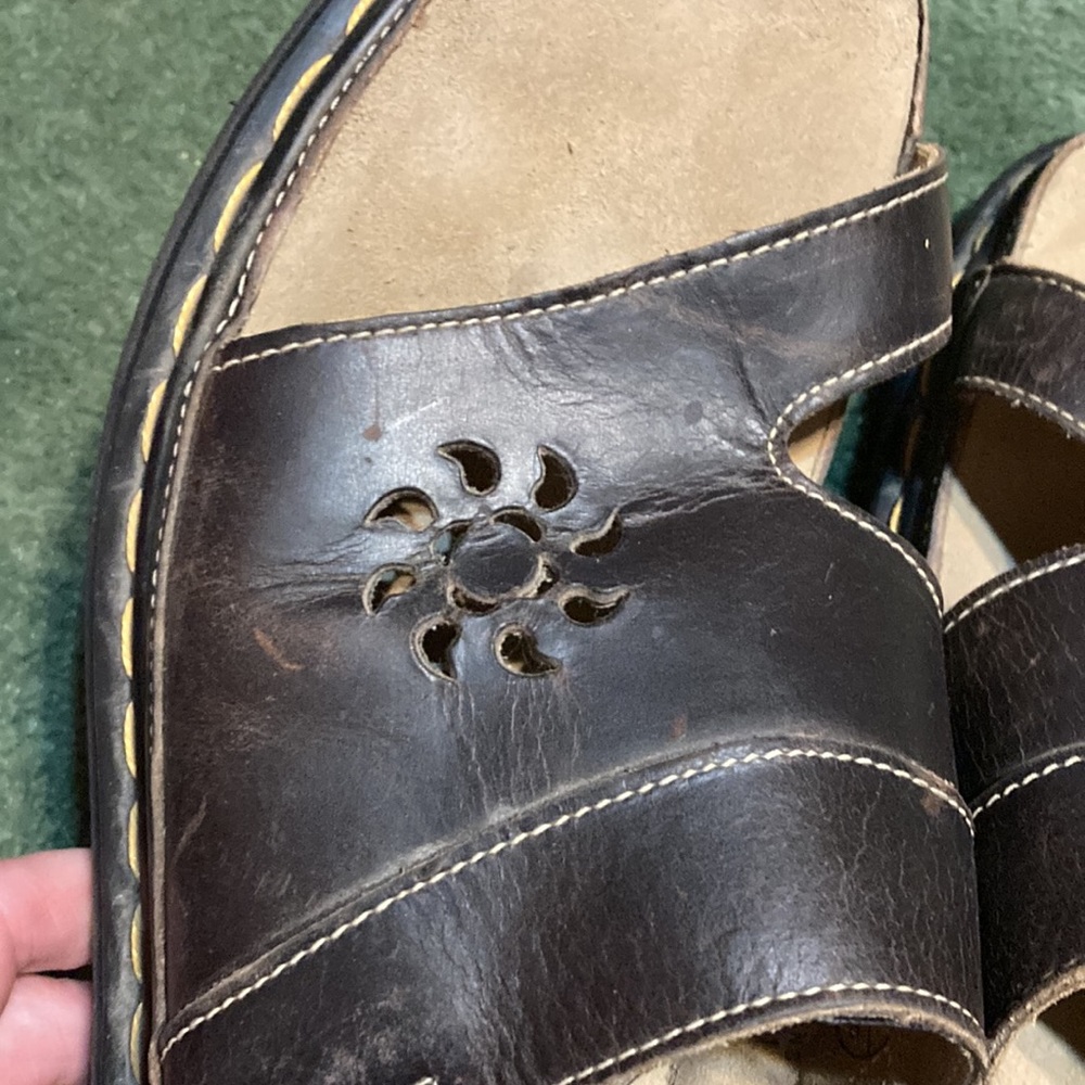 🏴󠁧󠁢󠁥󠁮󠁧󠁿 Dr. Martens MIE Sun ☀️ Cut Out Vintage Sandals US 10/UK 9 1990’s - Picture 3 of 8